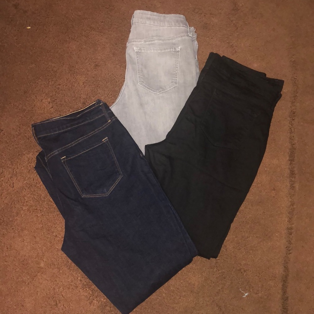 3 pairs of women’s old navy jeans *SOLD*
